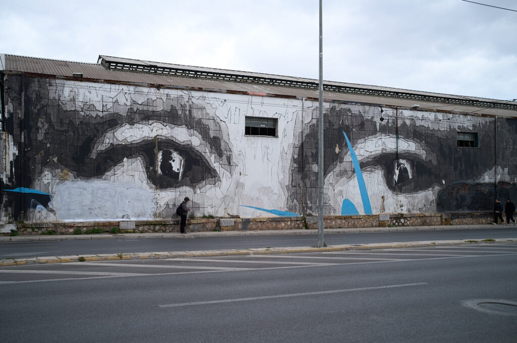 Athènes, sous le bleu d&rsquo;Ino, là où les murs murmurent